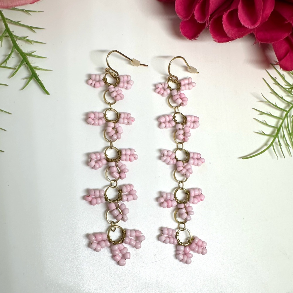 NEW⚜️Handmade Delicate Pink Beaded Dangly Earrings - Picture 3 of 5